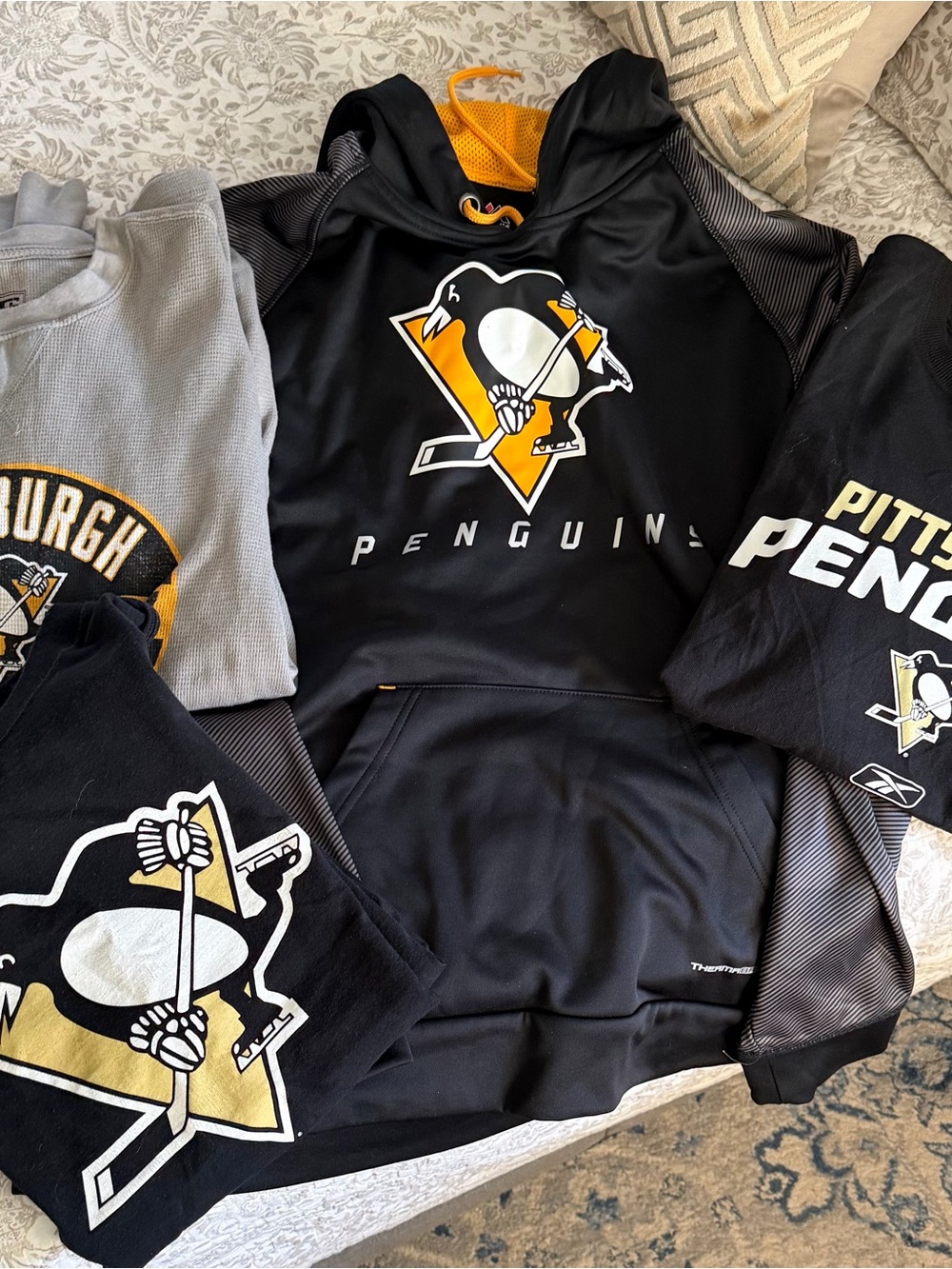 Men’s Pittsburgh Penguins Shirts (4)